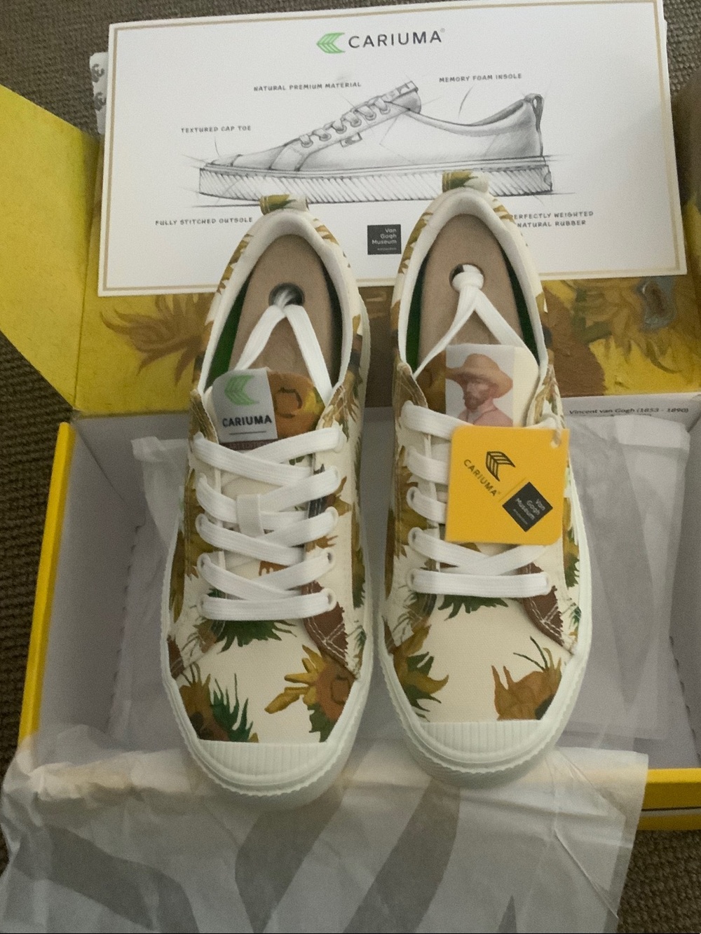 Cariuma Van Gogh museum collection Floral Low-Tops in Cream,
